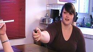 Chubby Brunette Amateur Slut Milla In The Kitchen Smoking