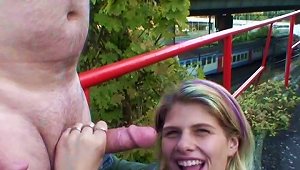 Pretty Teen Gets Doggystyled Outdoors By Her New Dude