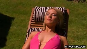 Exquisite Babe Zoe Lucker Sunbathing In A Sexy And Slutty Swim