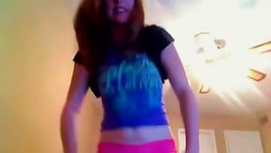 Adorable Fresh Webcam  Shaking Her Round Tail Feather For Her Chatmate