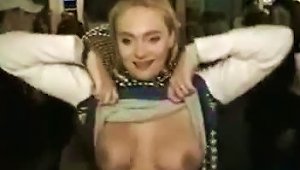 Blonde Hottie Flashes Her Nice Tits During Mardi Gras