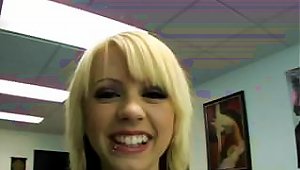 Lexi Belle Is Giving A Good Show And Sucking From Your