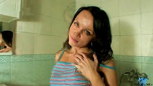 Upclose   And Masturbation In The Shower